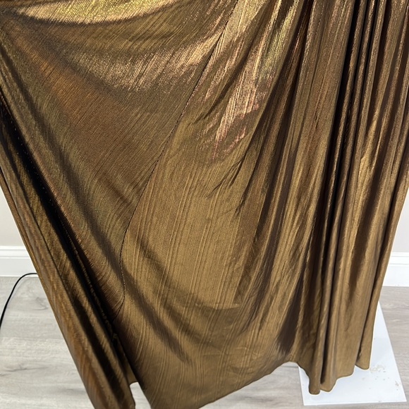 Bronx and Banco Goddess Gown in Gold - Picture 12 of 12